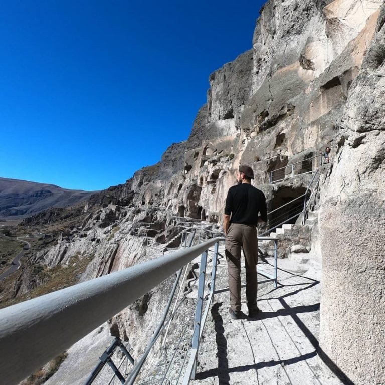 Vardzia Gezi Rehberi
